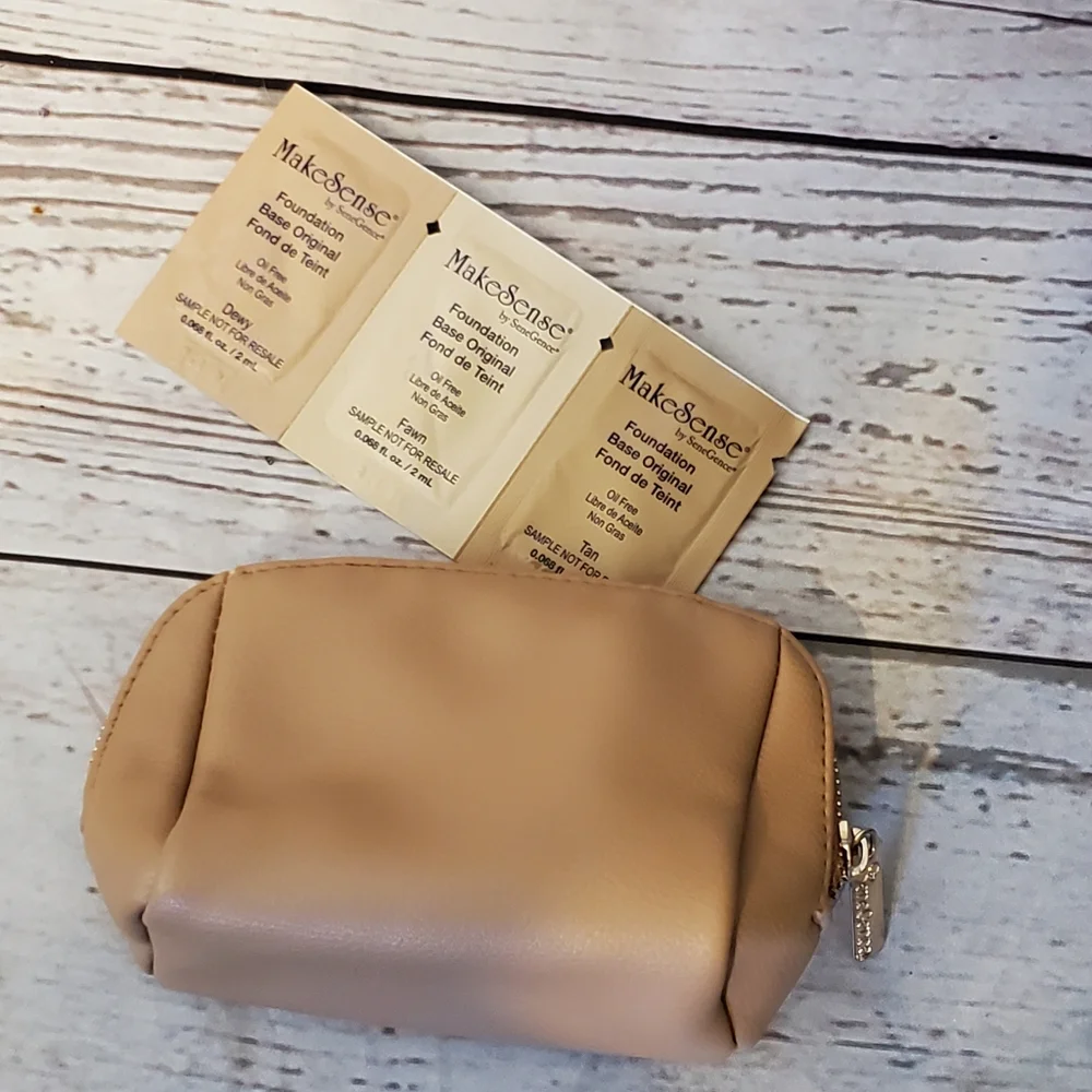 SeneGence makeup bag tan with foundation samples
